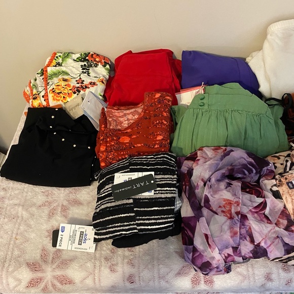 Ladies Size 2X 15 Piece All NWT Clothing Bundle/Lot Mixed Brands - Picture 3 of 16